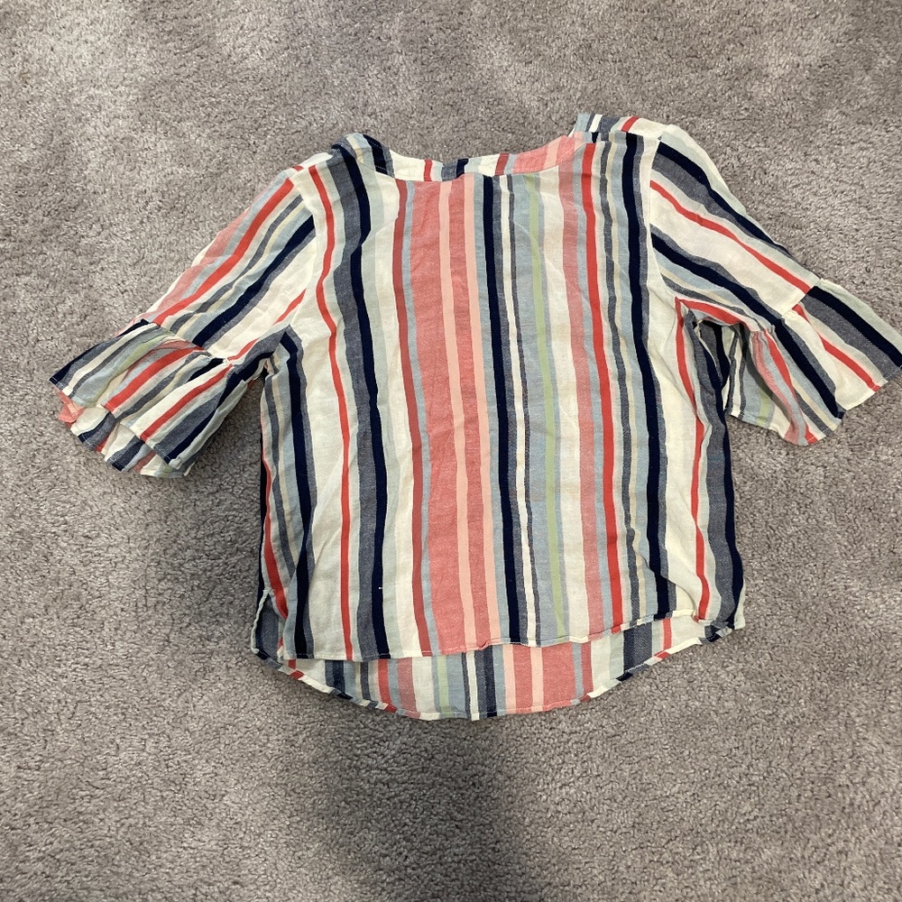 Flutter sleeve linen top with tie